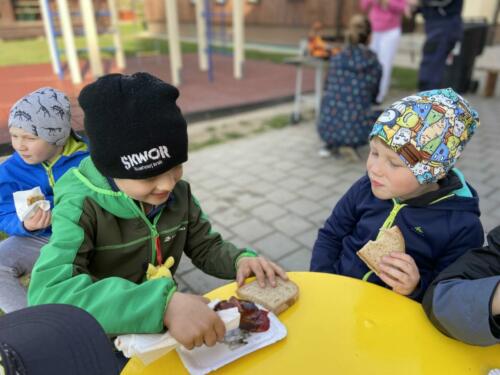 6E1FD2B9-0119-4071-ACE0-5EFEECE5E458