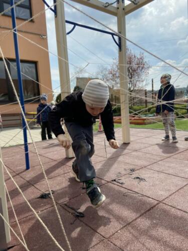 8D4BFE6D-A325-44BA-8600-5CA94B54ED5F